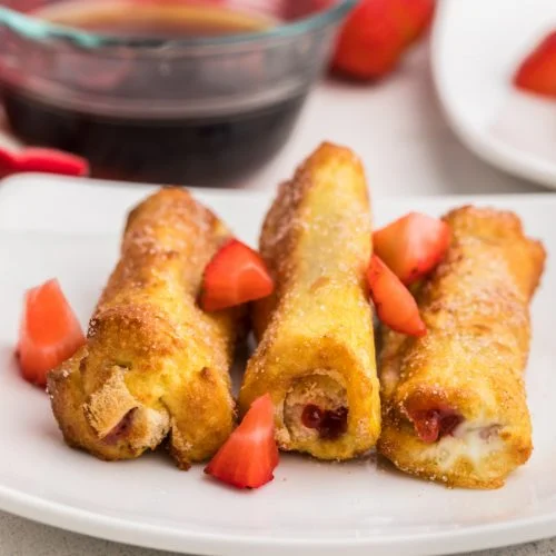 AIR FRYER STRAWBERRY FRENCH TOAST ROLL-UPS
