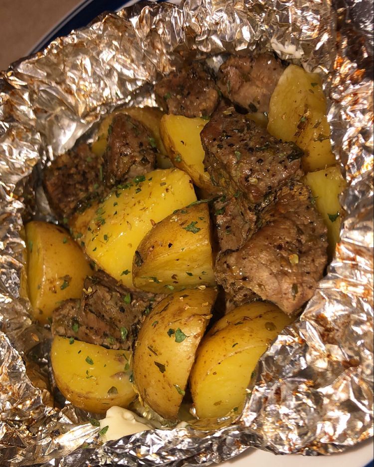 AIR FRYER GARLIC STEAK AND POTATO FOIL PACKETS