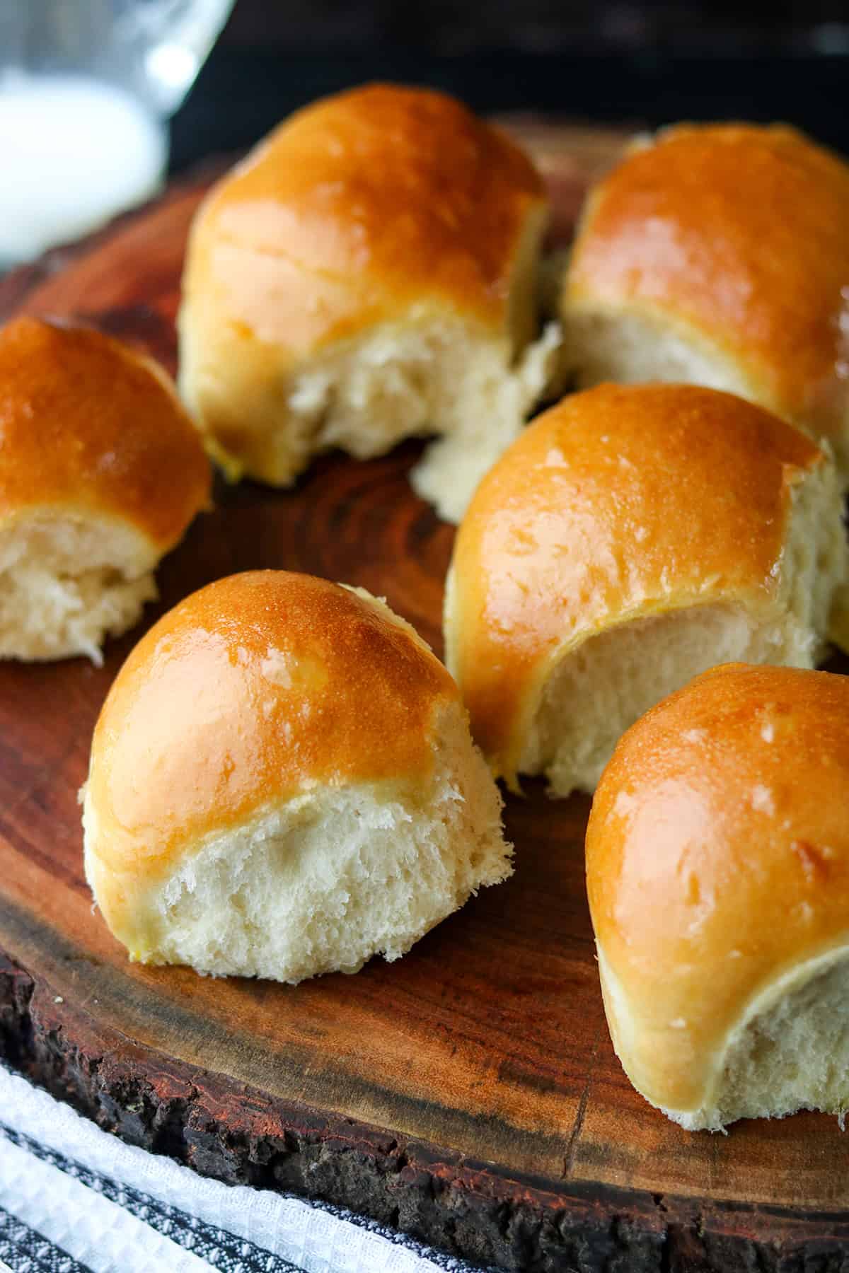 Fluffy Air Fryer Dinner Rolls: A Perfect Recipe for Light, Golden Rolls