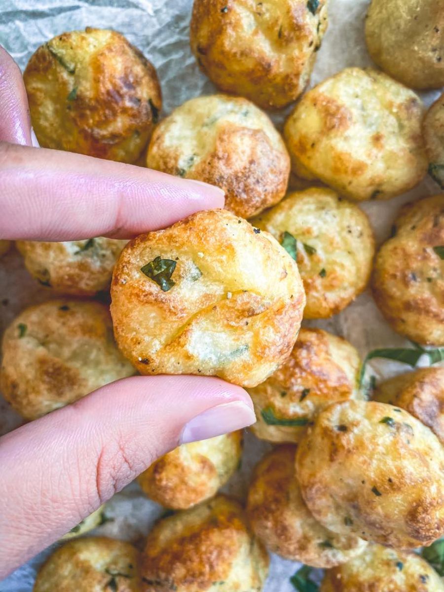 Crispy and Flavorful Air Fryer Potato Puffs Recipe