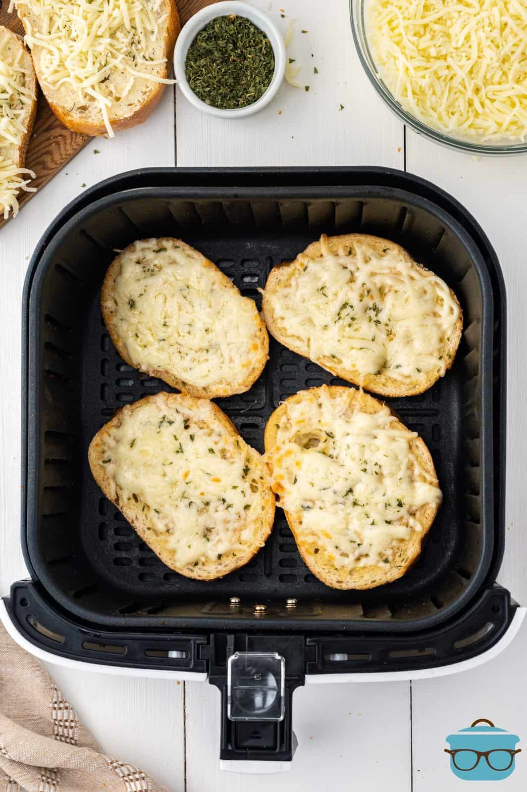 THE EASIEST GARLIC BREAD RECIPE