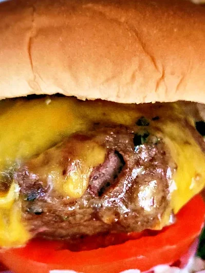 Crispy & Juicy Air Fryer Cheeseburgers