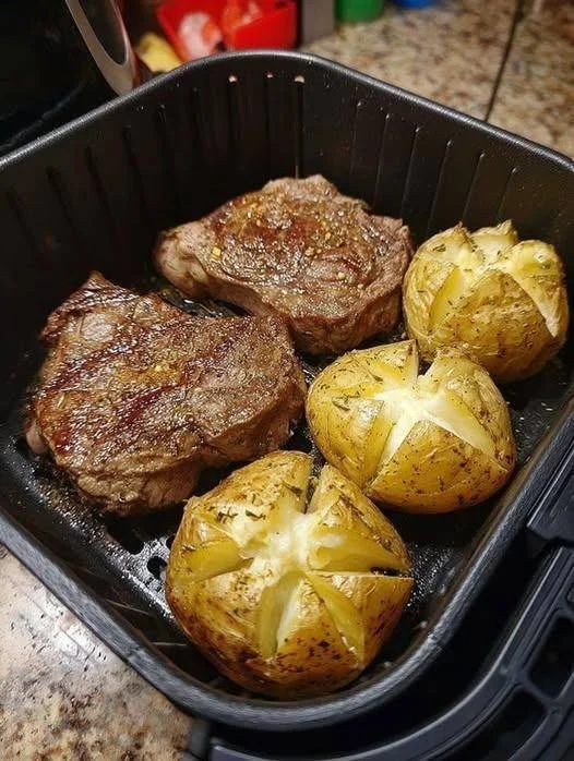 Crispy and Juicy Air Fryer Steak Potatoes