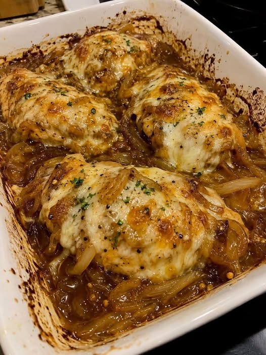 7 Delicious Reasons to Love This French Onion Chicken Bake