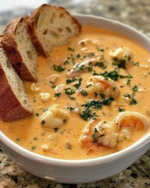Creamy Shrimp Bisque with Tender Shrimp and Fresh Herbs